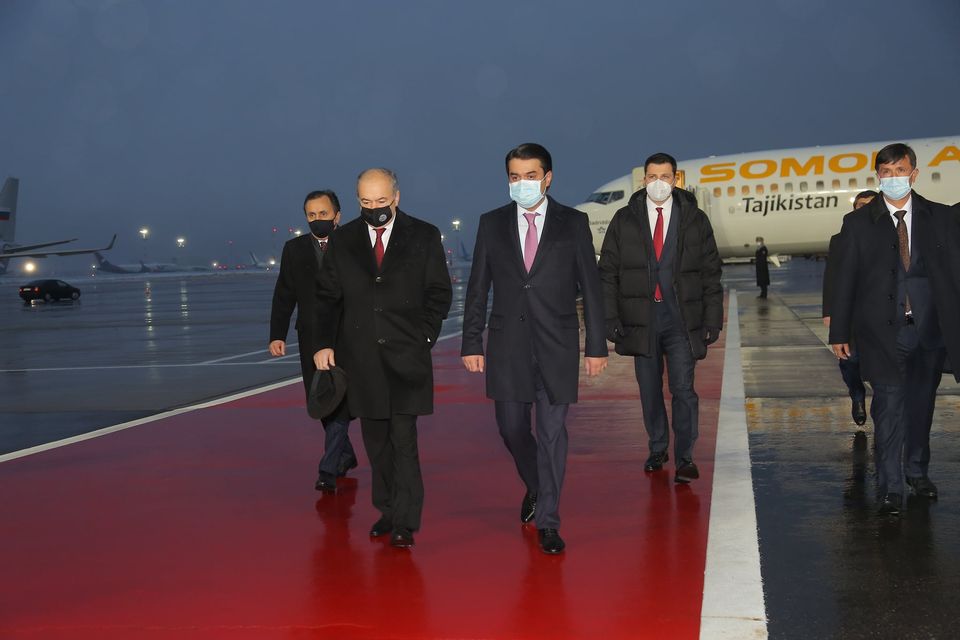В Москву прибыл глава верхней палаты парламента Таджикистана Рустам Эмомали