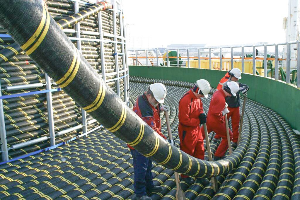 Цифровая интеграция на дне Каспия: Казахстан и Азербайджан запустят новую линию связи к 2026 году