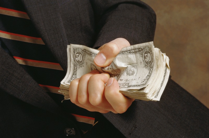 Работодатели в Таджикистане задолжали сотрудникам почти три миллиона долларов