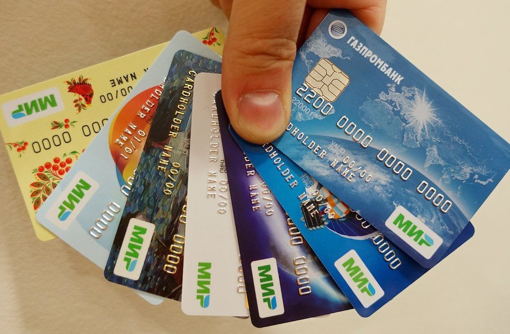 Половина банков Республики Кыргызстан прекратили обслуживание карт «Мир»