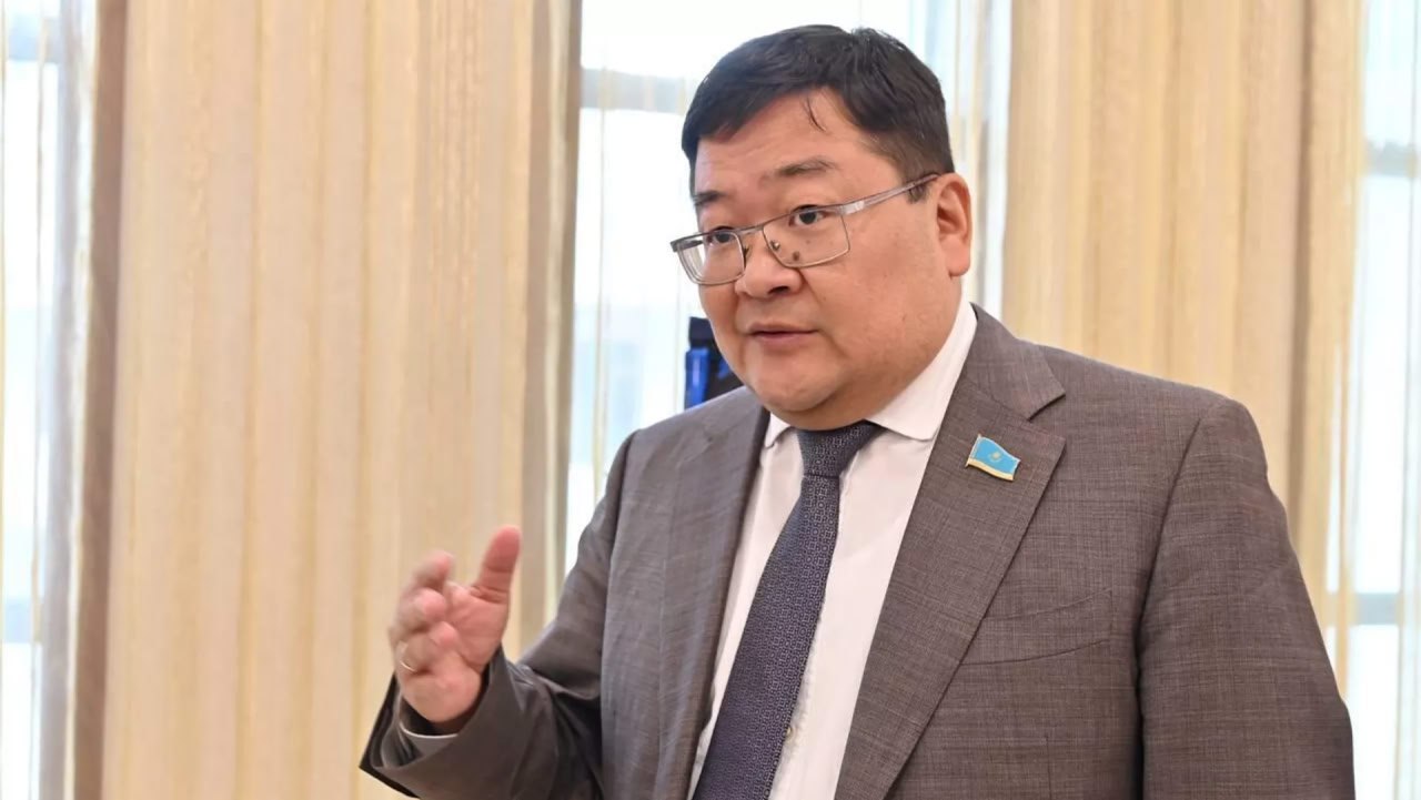 Мажилисмен Казахстана требует проверки призывов к атакам на КТК и борьбе с госизменой