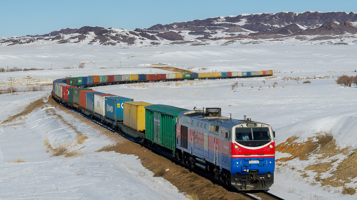 Узбекистан и Казахстан расширяют железнодорожные грузоперевозки