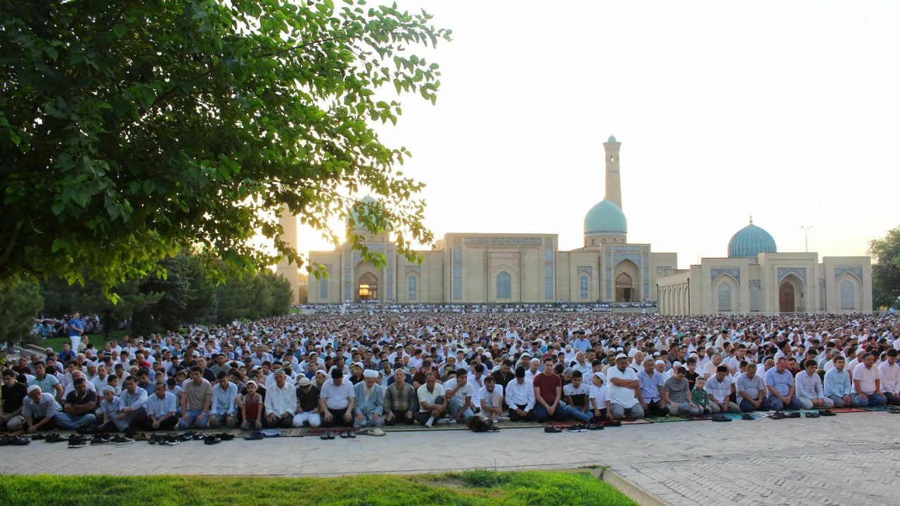 В мечетях Узбекистана совершат коллективный намаз-истиска с просьбой о дожде