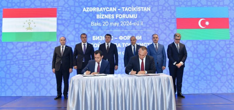 Таджикские и азербайджанские бизнесмены подписали более 15 соглашений на встрече в Баку