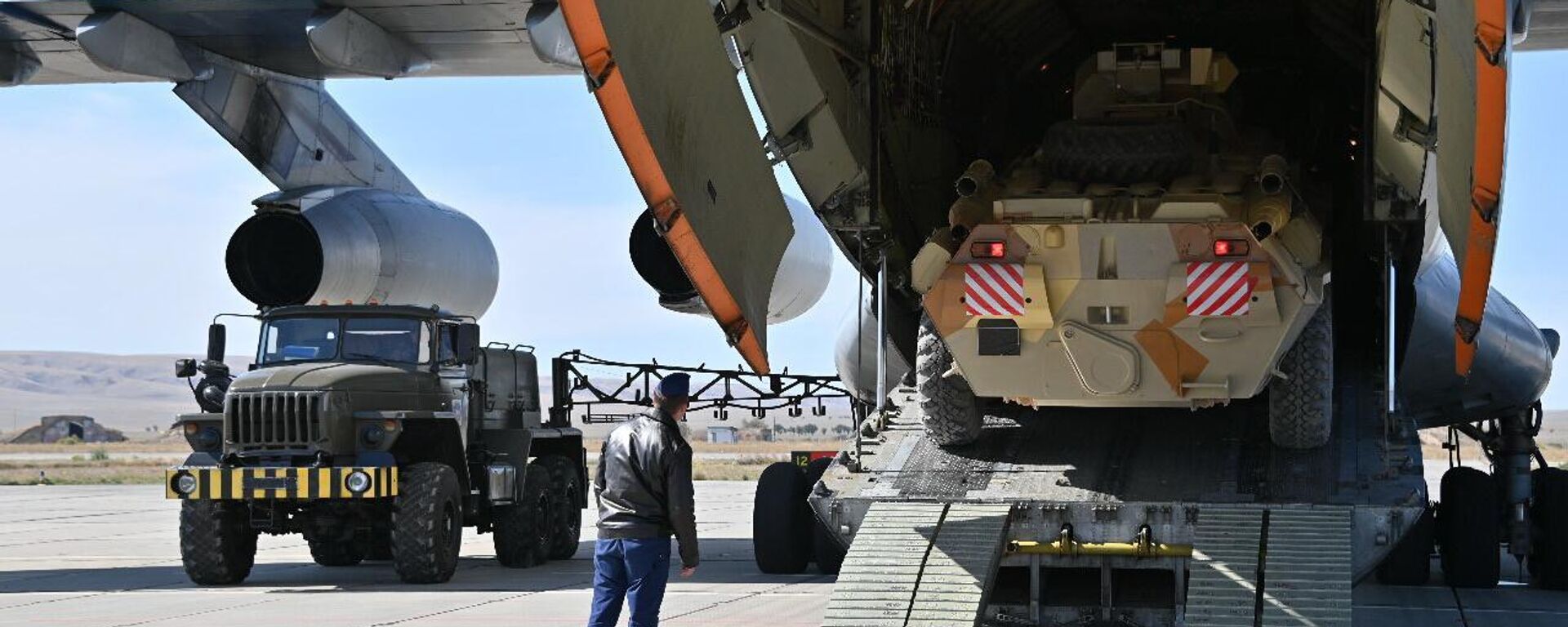 Таджикистан запросил военную технику у ОДКБ для укрепления афганской границы