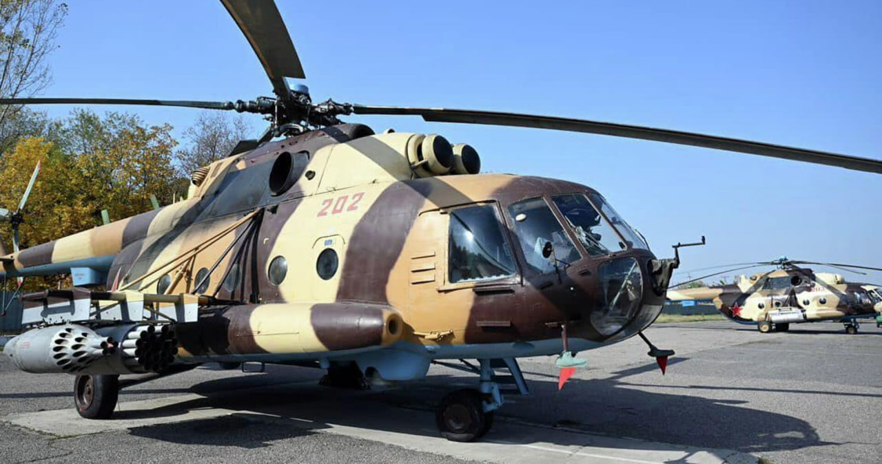 Парк военно-воздушных судов Кыргызстана пополнился двумя вертолетами 