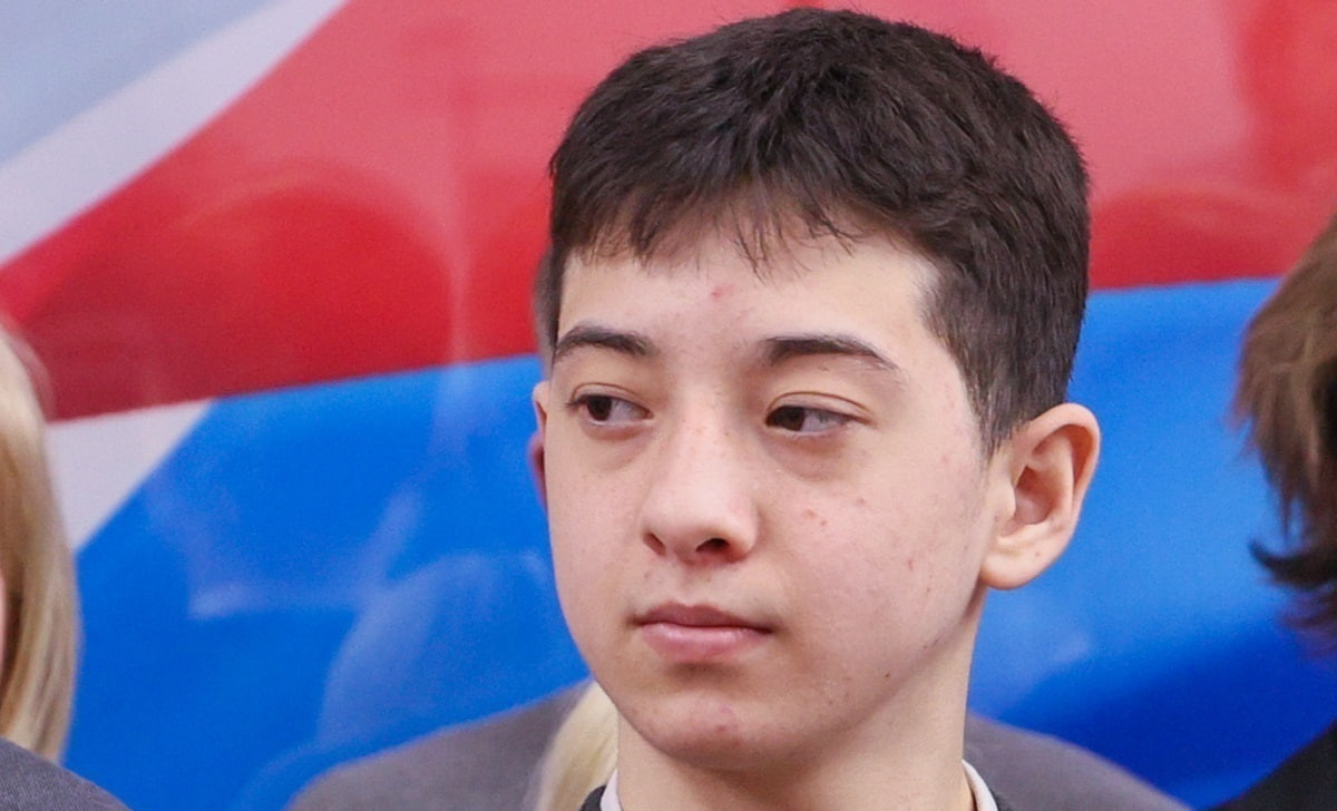 В Госдуме РФ наградили кыргызского подростка, который спас людей во время теракта в «Крокусе»