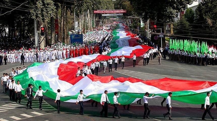 Дети понедельника: что мы знаем о таджиках