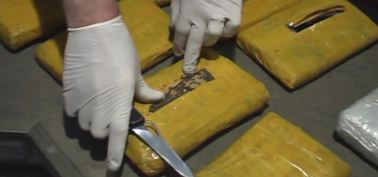 Контрабандисты используют новые технологии для того, чтобы доставлять наркотики в Таджикистан