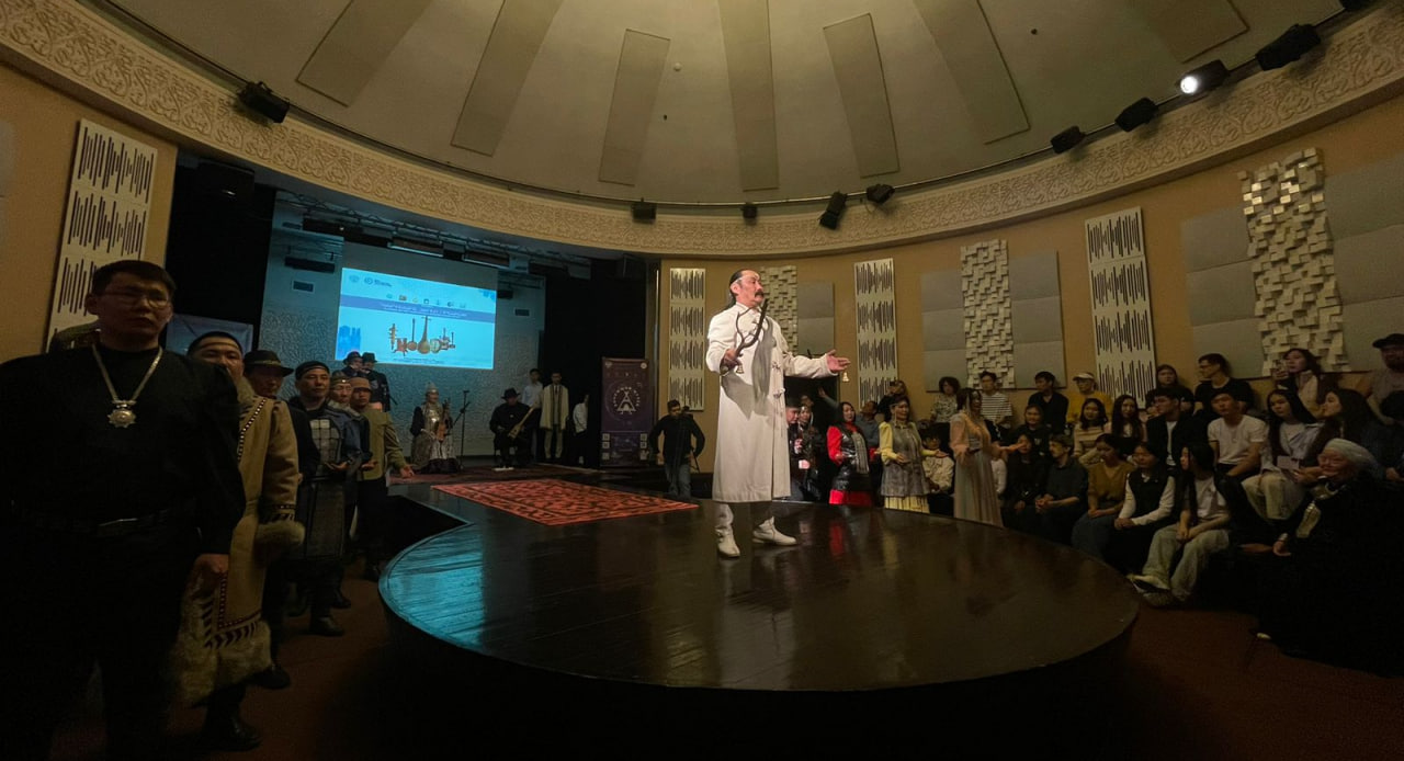 Якутия подарила казахстанскому музею свои народные инструменты