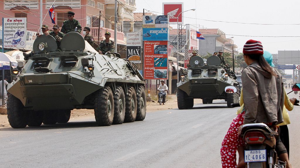 На границе Таиланда и Камбоджи вновь вспыхнули бои после "исторического" перемирия