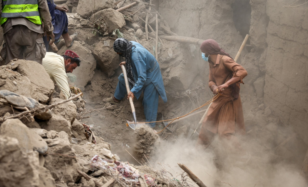 Запад «заботится» о женщинах в Афганистане: The New York Times и история о спасателях