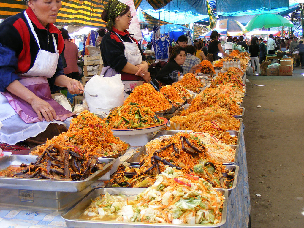 Великобритания может лишить Киргизию торговых преференций за нарушения прав человека