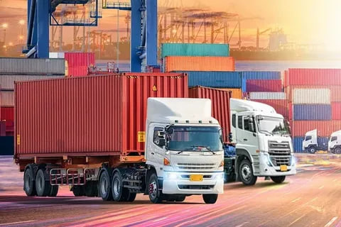 Санкции открывают новые маршруты: экспортные перевозки из Узбекистана в Россию растут